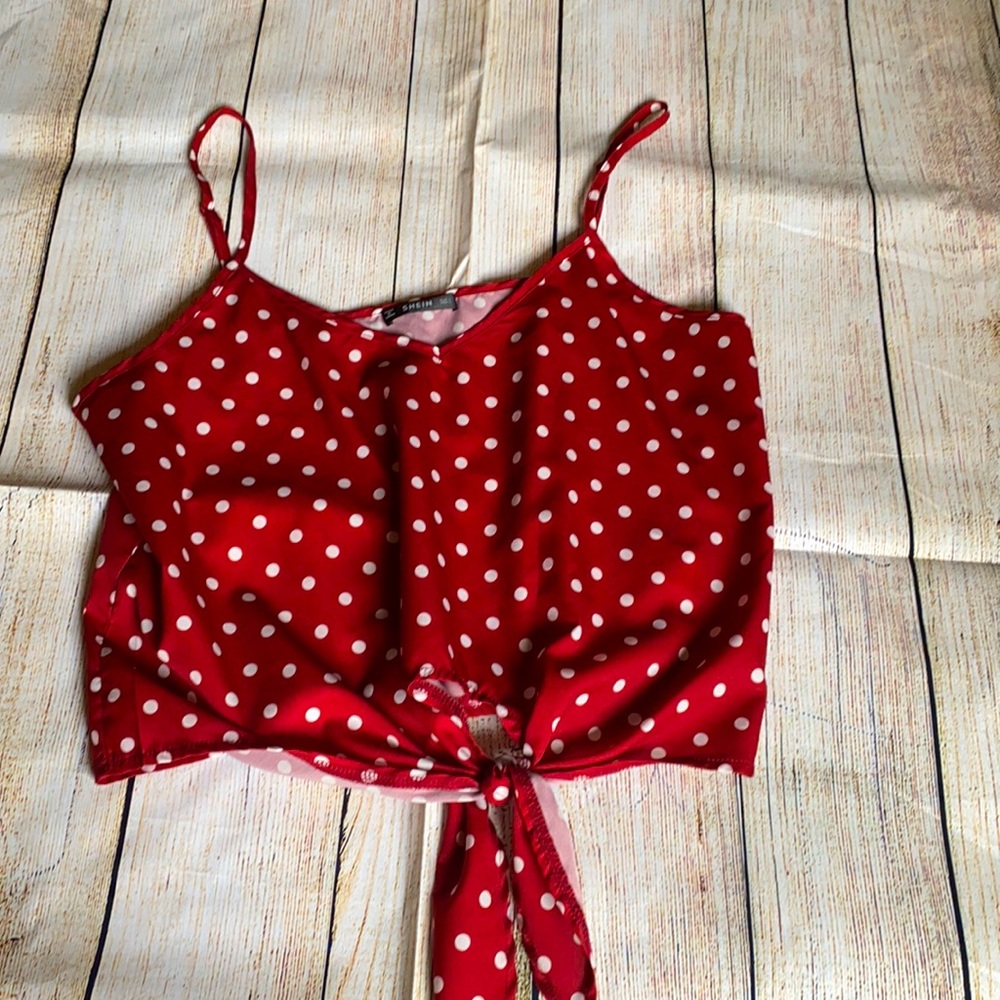 Red & white polka dot crop top - Sold out on SHEIN